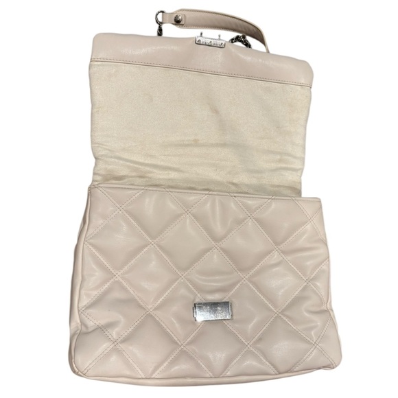 H and M White Quilted Flap Bag with Crossbody or Shoulder Silver Chain 12x10 - Picture 2 of 5